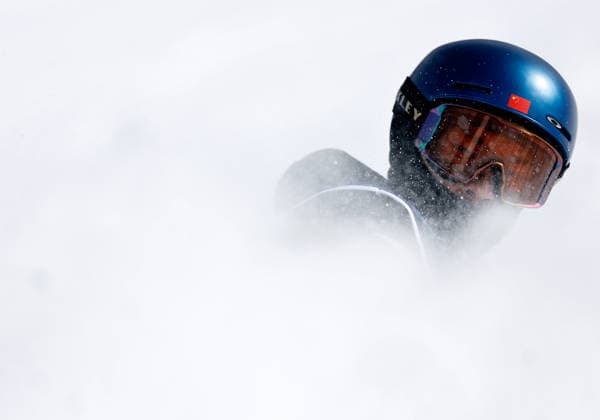 (260218) -- LIVIGNO, Feb. 18, 2026 -- Su Yiming of China reacts during the snowboard men s snowboard slopestyle final at the Milan-Cortina 2026 Olympic Winter games, Winterspiele,Spiele, Summer games in Livigno, Italy, Feb. 18, 2026. ) (MICO2026)ITALY-LIVIGNO-OLYMPIC WINTER GAMES-SNOWBOARD-MEN S SLOPESTYLE-FINAL WangxPeng 