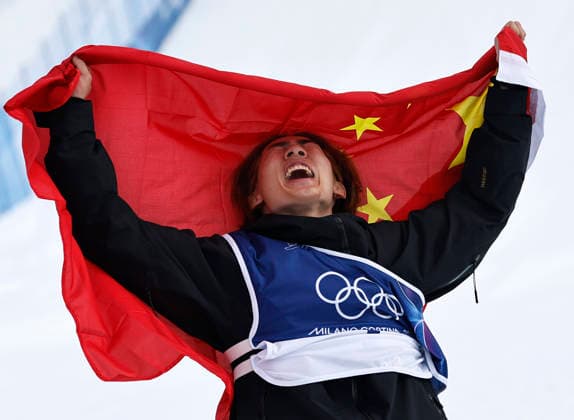 (260218) -- LIVIGNO, Feb. 18, 2026 -- Su Yiming of China celebrates after the snowboard men s snowboard slopestyle final at the Milan-Cortina 2026 Olympic Winter games, Winterspiele,Spiele, Summer games in Livigno, Italy, Feb. 18, 2026. ) (MICO2026)ITALY-LIVIGNO-OLYMPIC WINTER GAMES-SNOWBOARD-MEN S SLOPESTYLE-FINAL WangxPeng 
