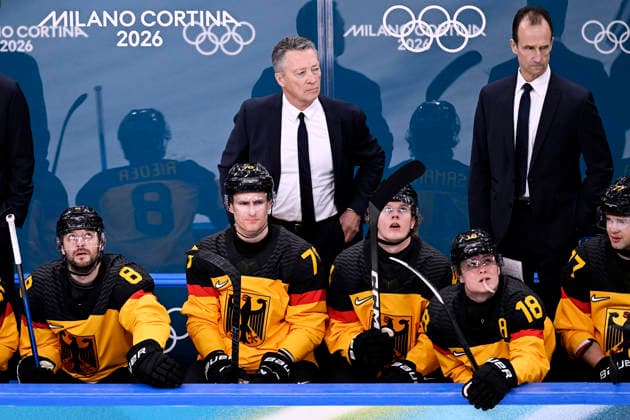 KREIS Harold Trainer Team GER Eishockey Viertelfinale Spiel SVK - Deutschland Olympics - Olympische Winterspiele 2026 Mailand - Cortina 06 - 22 Februar 2026 in Italien am 18.02.2026 in Mailand *** KREIS Harold Trainer Team GER Ice Hockey Quarterfinals Match SVK Germany Olympics Olympic Winter Games 2026 Milan Cortina 06 February 22, 2026 in Italy on February 18, 2026 in Milan Copyright: xx