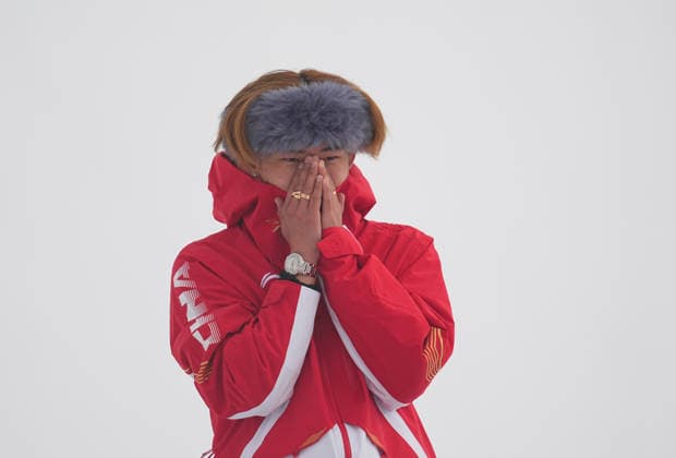 Yiming Su of celebrates winning gold during Men s snowboard Slopestyle final, Milano Cortina 2026 Winter Olympic game, at Livigno Snow Park on February 18, 2026 in Livigno, Italy. Thor Wegner DeFodi Images (Photo by DeFodi Images) - *** Yiming Su of celebrates winning gold during Men s snowboard Slopestyle final, Milano Cortina 2026 Winter Olympic game, at Livigno Snow Park on February 18, 2026 in Livigno, Italy Thor Wegner DeFodi Images Photo by DeFodi Images