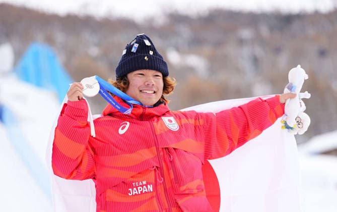 Taiga Hasegawa of celebrates winning silver during Men s snowboard Slopestyle final, Milano Cortina 2026 Winter Olympic game, at Livigno Snow Park on February 18, 2026 in Livigno, Italy. Thor Wegner DeFodi Images (Photo by DeFodi Images) - *** Taiga Hasegawa of celebrates winning silver during Men s snowboard Slopestyle final, Milano Cortina 2026 Winter Olympic game, at Livigno Snow Park on February 18, 2026 in Livigno, Italy Thor Wegner DeFodi Images Photo by DeFodi Images