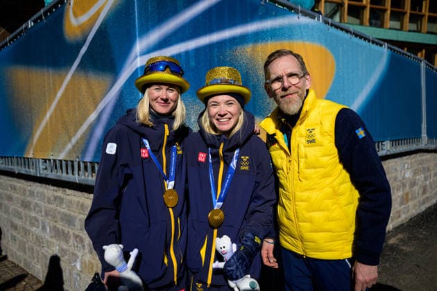 i260218 Jakob Forssmed, Swedish Minister for Social Affairs and Public Health and Maja Dahlqvist of Sweden and Jonna Sundling of Sweden after the women s free technique team sprint cross-country skiing qualification during day 12 of the 2026 Winter Olympics on February 18, 2026 in Val di Fiemme. Photo: Maxim Thore BILDBYRAN kod MT MT0993 skidor cross-country skiing langrenn Olympic Games, Olympische Spiele, Olympia, OS olympics winter olympics os ol olympiska spel vinter-os olympiske leker milano cortina 2026 milan cortina 2026 milano cortina 2026 olympic games milano cortina 2026 winter olympic games milano cortina-os milano cortina-ol vinter-ol 12 bbeng teamsprint sweden sverige *** i260218 Jakob Forssmed, Swedish Minister for Social Affairs and Public Health and Maja Dahlqvist of Sweden and Jonna Sundling of Sweden after the women s free technique team sprint cross country skiing qualification during day 12 of the 2026 Winter Olympics on February 18, 2026 in Val di Fiemme Photo Maxim Thore BILDBYRAN kod MT MT0993 skidor cross country skiing langrenn olympic games olympics winter olympics os ol olympiska spel vinter os olympiske leker milano cortina 2026 milan cortina 2026 milano cortina 2026 olympic games milano cortina 2026 winter olympic games milano cortina os milano cortina ol vinter ol 12 bbeng teamsprint sweden sverige  Copyright: MAXIMxTHORE BB260218MT110