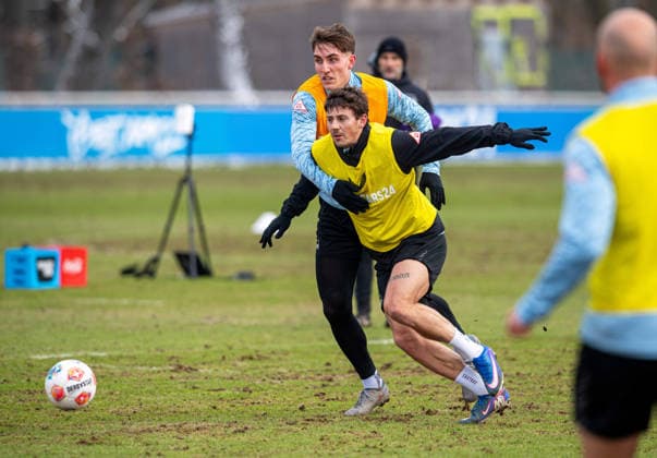 Soccer, Men, Season 2025 26, 2 Bundesliga, Hertha BSC, Training, v l Elias Decker Hertha BSC , Dawid Kownacki Hertha BSC , 18 02 2026, Copyright: xSebastianxRäppold MatthiasxKochx
