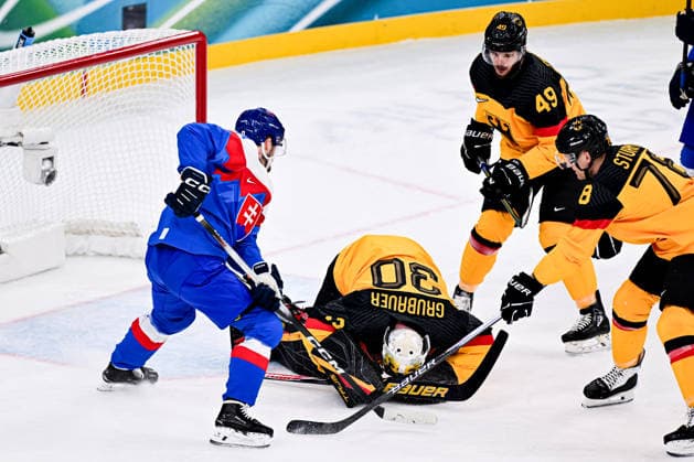 SLOVAKIA (SVK) vs GERMANY (GER), during Mens Play-offs Quarterfinals, Ice hockey, Eishockey at the Olympic Winter games, Winterspiele,Spiele, Summer games Milano Cortina 2026, at Milano Santagiulia Ice Hockey Arena, on February 18, 2026 in Milan, Italy. Noxthirdxpartyxsales  aflo_320346522