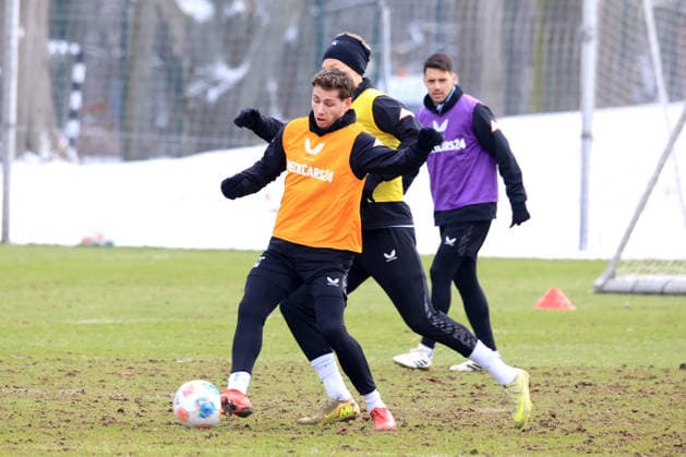 DEU, DFL, 2 FBL Hertha BSC, Training, 18 02 2026, Sportforum, Berlin, DEU, DFL, 2 FBL Hertha BSC, Training, im Bild Leon Jensen Hertha BSC Berlin 5 , Luca Schuler Hertha BSC Berlin 18 DFL regulations prohibit any use of Photographs as image sequences and or quasi video nordphotoxGmbHx xEngler nph00076