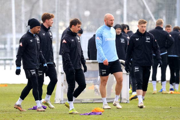 DEU, DFL, 2 FBL Hertha BSC, Training, 18 02 2026, Sportforum, Berlin, DEU, DFL, 2 FBL Hertha BSC, Training, im Bild Hertha Spielerkreis, Jeremy Dudziak Hertha BSC Berlin 28 , Sebastian Groenning Hertha BSC Berlin 17 , Michal Karbownik Hertha BSC Berlin 33 , h37 , Julian Eitschberger Hertha BSC Berlin 2 DFL regulations prohibit any use of Photographs as image sequences and or quasi video nordphotoxGmbHx xEngler nph00076