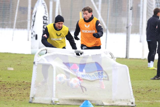 DEU, DFL, 2 FBL Hertha BSC, Training, 18 02 2026, Sportforum, Berlin, DEU, DFL, 2 FBL Hertha BSC, Training, im Bild Paul Seguin Hertha BSC Berlin 30 , Leon Jensen Hertha BSC Berlin 5 DFL regulations prohibit any use of Photographs as image sequences and or quasi video nordphotoxGmbHx xEngler nph00076