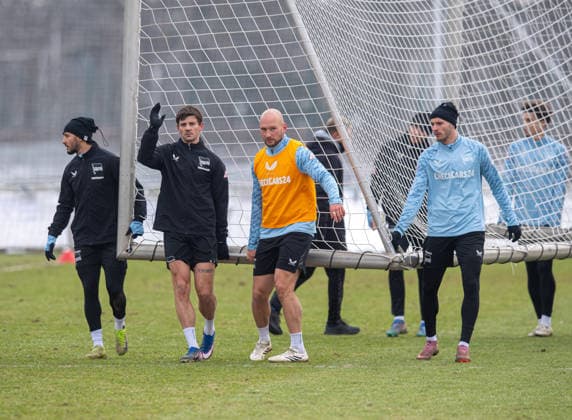 Football, Men, Season 2025 26, 2 Bundesliga, Hertha BSC, Training, f l Kevin Sessa Hertha BSC , Dawid Kownacki Hertha BSC , Toni Leistner Hertha BSC , Marton Dardai Hertha BSC , 18 02 2026, Copyright: xSebastianxRäppold MatthiasxKochx
