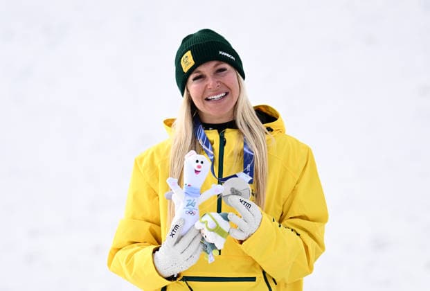 2026 WINTER Olympic Games, Olympische Spiele, Olympia, OS Danielle Scott of Australia celebrates with her silver medal following the Women™s Aerials super final at Livigno Snow Park on day 11 of the 2026 Milano Cortina Winter Olympic Games in Italy, Wednesday, February 18, 2026. ( NO ARCHIVING, EDITORIAL USE ONLY LIVIGNO SONDRIO ITALY  Copyright: xDANxHIMBRECHTSx 20260219131893042381