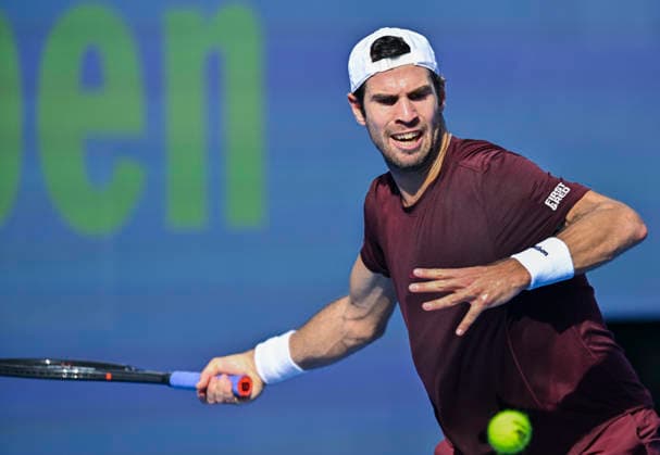ATP, Tennis Herren QATAR EXXONMOBIL OPEN-ROUND OF Karen Khachanov of Russia competes against Marton Fucsovics of Hungary during their men s singles round of 16 match at the ATP Qatar Exxonmobil Open 2026 tennis tournament at the Khalifa International Tennis Complex in Doha, Qatar, on February 18, 2026. DOHA Qatar Copyright: xNOUSHADx