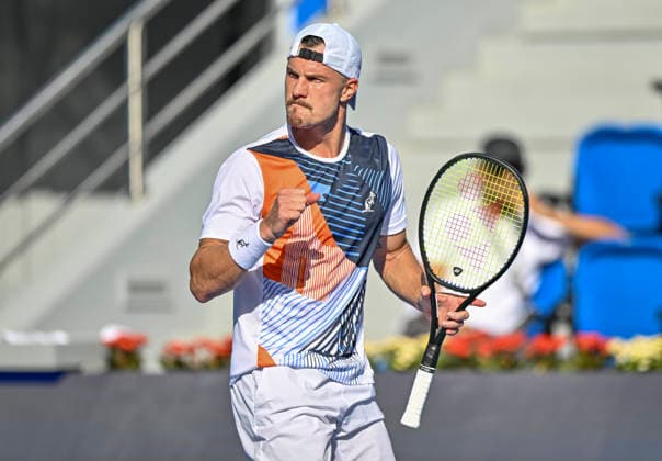 ATP, Tennis Herren QATAR EXXONMOBIL OPEN-ROUND OF Marton Fucsovics of Hungary competes against Karen Khachanov of Russia during their men s singles round of 16 match at the ATP Qatar Exxonmobil Open 2026 tennis tournament at the Khalifa International Tennis Complex in Doha, Qatar, on February 18, 2026. DOHA Qatar Copyright: xNOUSHADx