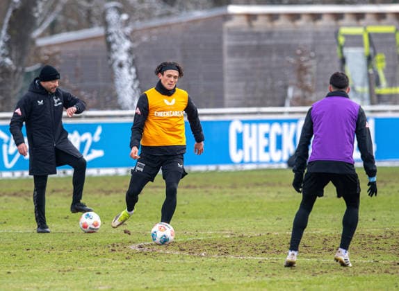 Football, Men, Season 2025 26, 2 Bundesliga, Hertha BSC, Training, f l Patrick Ebert Standard Trainer, Hertha BSC , Fabian Reese Hertha BSC , Josip Brekalo Hertha BSC , 18 02 2026, Copyright: xSebastianxRäppold MatthiasxKochx
