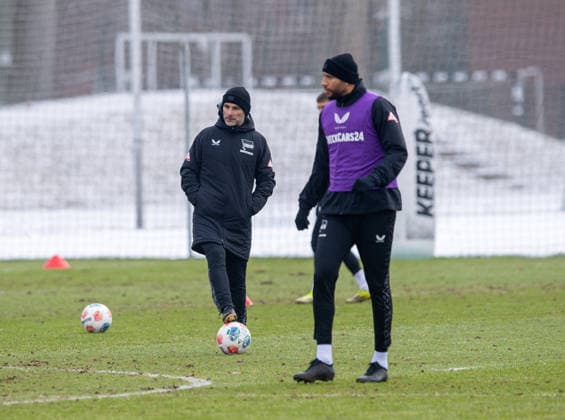 Soccer, Men, Season 2025 26, 2 Bundesliga, Hertha BSC, Training, f l Coach Stefan Leitl Hertha BSC , John Anthony Brooks Hertha BSC , 18 02 2026, Copyright: xSebastianxRäppold MatthiasxKochx
