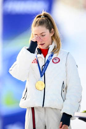 OLYMPICS - Winter Olympic Games, Olympische Spiele, Olympia, OS Milano Cortina 2026 CORTINA D AMPEZZO,ITALY,18.FEB.26 - OLYMPICS, ALPINE SKIING - Winter Olympic Games Milano Cortina 2026, slalom, women, medal ceremony. Image shows the rejoicing of Mikaela Shiffrin (USA). Keywords: medal.  GEPAxpictures xAlexanderxSolc