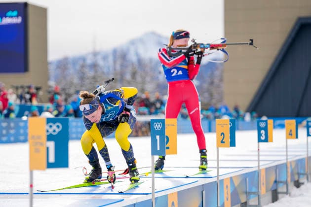 Winter Olympics in Milan Cortina 2026 Anterselva, Italy 20260218. Hanna Öberg from Sweden and Maren Hjelmeset Kirkeeide from Norway during the women s 4 x 6 km relay in biathlon at the Winter Olympics in Milan Cortina 2026. Photo: Heiko Junge NTB Anterselva Italy EDITORIAL USE ONLY. RESTRICTED USE FOR BETTING COMPANIES Ref:_SPOZd_ELLz7pho.jpg *** Winter Olympics in Milan Cortina 2026 Anterselva, Italy 20260218 Hanna Öberg from Sweden and Maren Hjelmeset Kirkeeide from Norway during the women s 4 x 6 km relay in biathlon at the Winter Olympics in Milan Cortina 2026 Photo Heiko Junge NTB Anterselva Italy EDITORIAL USE ONLY RESTRICTED USE FOR BETTING COMPANIES  Copyright: xHeikoxJungex xNTBx