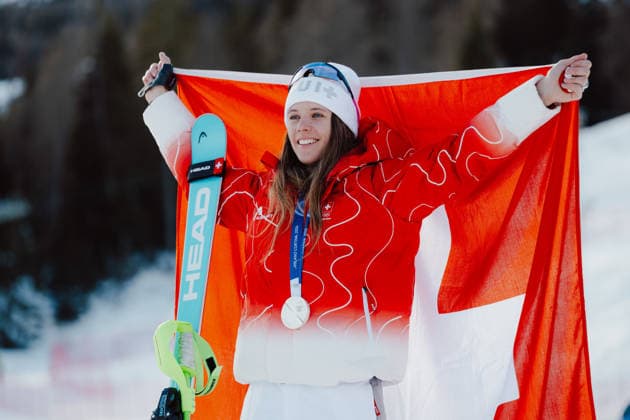 OLYMPICS - Winter Olympic Games, Olympische Spiele, Olympia, OS Milano Cortina 2026 CORTINA D AMPEZZO,ITALY,18.FEB.26 - OLYMPICS, ALPINE SKIING - Winter Olympic Games Milano Cortina 2026, slalom, women, medal ceremony. Image shows the rejoicingn of Camille Rast (SUI). Keywords: medal  GEPAxpictures xAlexanderxSolc