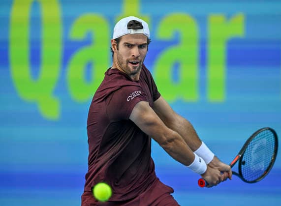 ATP, Tennis Herren QATAR EXXONMOBIL OPEN 2026 - ROUND OF 16 Karen Khachanov of Russia is seen in action against Marton Fucsovics of Hungary ( not in view) during their men s singles round of 16 match at the ATP Qatar Exxonmobil Open 2026 tennis tournament at the Khalifa International Tennis Complex. Karen Khachanov won against Marton Fucsovics 6-2,4-6,6-4. ?? Doha Qatar Copyright: xNoushadxVariyattiyakkalx xSOPAxImagesx NVRITYAKAL1-020