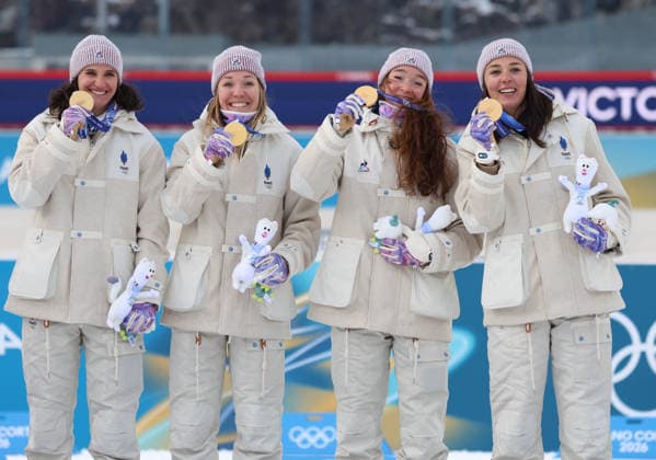 Winter Olympics - Biathlon Women s Relay 4 x 6 Kilometers Podium Olympic Games, Olympische Spiele, Olympia, OS Milan Cortina 2026, Biathlon Women s 4 x 6km Relay, team France, gold medal, Anterselva, Italy, February 18, 2026. Photo by Felice Calabro IP ABACAPRESS.COM Cortina d Ampezzo Bolzano Italy  Copyright: xIPAxSport ABACAx