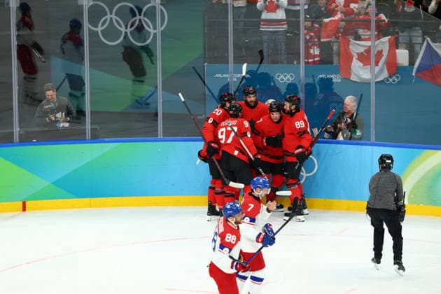 February 18, 2026, Milan, Lombardy, Italy: MACKLIN CELEBRINI 17 of Canada scores his side s first goal Quarterfinal game between Team Canada (CAN) and Team Czechia (CZE) at the Milano Cortina 2026 Olympic Games, Olympische Spiele, Olympia, OS Olympics 2026: Milano Cortina: Ice hockey, Eishockey Men: CAN:CZE  - ZUMAc179 20260218_oly_c179_003 Copyright: xMickaelxChavetx