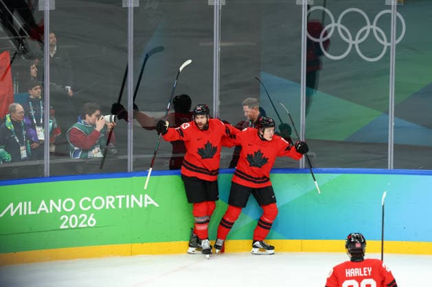 February 18, 2026, Milan, Lombardy, Italy: MACKLIN CELEBRINI 17 of Canada scores his side s first goal Quarterfinal game between Team Canada (CAN) and Team Czechia (CZE) at the Milano Cortina 2026 Olympic Games, Olympische Spiele, Olympia, OS Olympics 2026: Milano Cortina: Ice hockey, Eishockey Men: CAN:CZE  - ZUMAc179 20260218_oly_c179_005 Copyright: xMickaelxChavetx