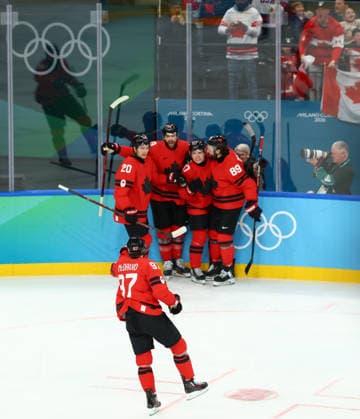 February 18, 2026, Milan, Lombardy, Italy: MACKLIN CELEBRINI 17 of Canada scores his side s first goal Quarterfinal game between Team Canada (CAN) and Team Czechia (CZE) at the Milano Cortina 2026 Olympic Games, Olympische Spiele, Olympia, OS Olympics 2026: Milano Cortina: Ice hockey, Eishockey Men: CAN:CZE  - ZUMAc179 20260218_oly_c179_007 Copyright: xMickaelxChavetx