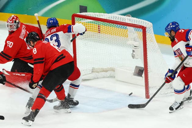 February 18, 2026, Milan, Lombardy, Italy: LUKAS SEDLAK 23 of Czechia scores his side s first goal assisted by ROMAN CERVENKA 10 in the Quarterfinal game between Team Canada (CAN) and Team Czechia (CZE) at the Milano Cortina 2026 Olympic Games, Olympische Spiele, Olympia, OS Milan Italy - ZUMAc179 20260218_oly_c179_023 Copyright: xMickaelxChavetx