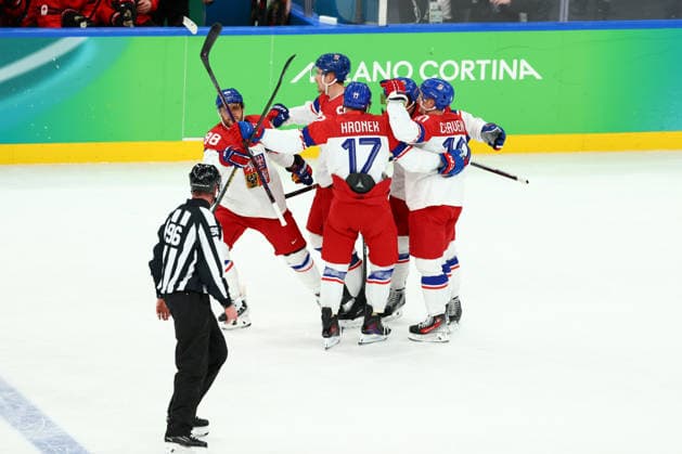 February 18, 2026, Milan, Lombardy, Italy: DAVID PASTRNAK 88 of Czechia scores his side s second goal assisted by FILIP HRONEK 17 Quarterfinal game between Team Canada (CAN) and Team Czechia (CZE) at the Milano Cortina 2026 Olympic Games, Olympische Spiele, Olympia, OS Milan Italy - ZUMAc179 20260218_oly_c179_032 Copyright: xMickaelxChavetx