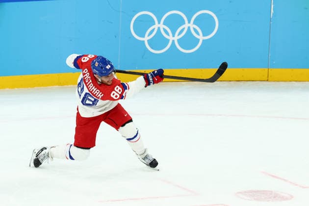 February 18, 2026, Milan, Lombardy, Italy: DAVID PASTRNAK 88 of Czechia scores his side s second goal assisted by FILIP HRONEK 17 Quarterfinal game between Team Canada (CAN) and Team Czechia (CZE) at the Milano Cortina 2026 Olympic Games, Olympische Spiele, Olympia, OS Olympics 2026: Milano Cortina: Ice hockey, Eishockey Men: CAN:CZE  - ZUMAc179 20260218_oly_c179_037 Copyright: xMickaelxChavetx