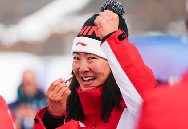 (260218) -- LIVIGNO, Feb. 18, 2026 -- Gold medalist Xu Mengtao of China reacts during the awarding ceremony for the freestyle skiing women s aerials at the Milan-Cortina 2026 Olympic Winter games, Winterspiele,Spiele, Summer games in Livigno, Italy, Feb. 18, 2026. ) (MICO2026)ITALY-LIVIGNO-OLYMPIC WINTER GAMES-FREESTYLE SKIING-WOMEN S AERIALS-FINAL WuxHuiwo 