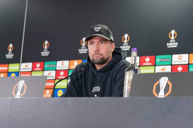 Sebastian Hoeness coach, VfB Stuttgart at the press conference before the first leg of the UEFA Europa League between Celtic Glasgow FC and VfB Stuttgart in Glasgow, Scotland, on February 18, 2026 Facial expression, facial expression Copyright: xJOERANxSTEINSIEKx