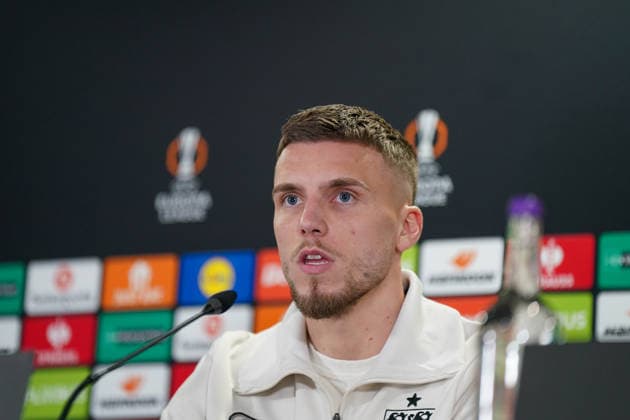 Soccer UEFA Europa League 2025 26 Press conference Celtic FC vs VfB Stuttgart first leg Ermedin Demirovic VfB Stuttgart, 9 at the press conference ahead of the UEFA Europa League first leg match between Celtic Glasgow FC and VfB Stuttgart in Glasgow, Scotland, on February 18, 2026 Copyright: xJOERANxSTEINSIEKx