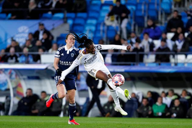 UEFA Women s Champions League - Real Madrid vs Paris FC MADRID, SPAIN -February 18:Naomie Feller of Real Madrid and Thea Greboval of Paris FC fight for the ball during the UEFA Women s Champions League match between Real Madrid and Paris FC at Alfredo Di Stefano stadium in Madrid.(Photo by Guillermo Martinez f22photo) Madrid Alfredo Di Stefano Stadium Spain Copyright: xGuillermoxMartinezx