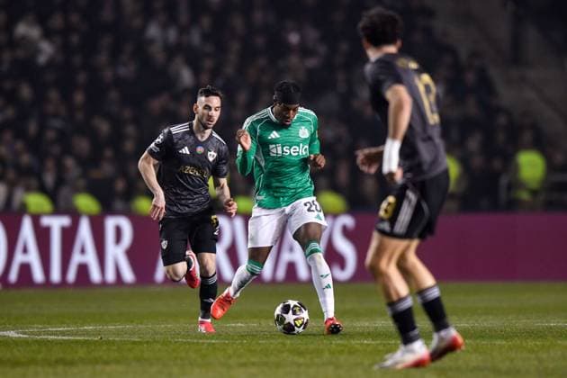 Anthony Elanga of Newcastle United Football Club passes the ball Qarabag v Newcastle United, UEFA Champions League, Knockout Round Play-Offs, First Leg, Football, Tofig Bahramov Republican Stadium, Baku, Azerbaijan - 18 Feb 2026Baku Tofig Bahramov Republican Stadiu Azerbaijan EDITORIAL USE ONLY No use with unauthorised audio, video, data, fixture lists, club league logos or live services. Online in-match use limited to 120 images, no video emulation. No use in betting, games or single club league player publications.  Copyright: xElmirxKarimov Shutterstockx 16660416q
