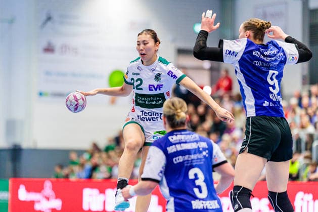 f l Sina Ehmann FRISCH AUF Goeppingen, 22 , Laura Rueffieux HSG Blomberg Lippe, 03 , Nieke Kuehne HSG Blomberg Lippe, 09 GER, HSG Blomberg Lippe vs FRISCH AUF Goeppingen, Handball, 1 Bundesliga Women, Matchday 18, 18 02 2026 GER, HSG Blomberg Lippe vs FRISCH AUF Goeppingen, Handball, 1 Bundesliga Women, Matchday 18, 18 02 2026 Blomberg Copyright: xEibner-Pressefoto JanxRollingerx EP_JSK