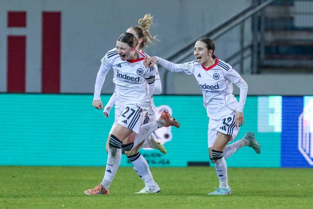 from left goal scorer Tessa Zimmermann Eintracht Frankfurt II, 27 and Emma Memminger Eintracht Frankfurt II, 32 with goal celebration, cheering, jubilant, optimistic, match scene, highlight, joy about the goal to 1 2, THE DFB REGULATIONS PROHIBIT ANY USE OF PHOTOGRAPHS AS IMAGE SEQUENCES AND OR QUASI VIDEO , 18 02 2026, Meppen Germany , Football, 2 Womens Bundesliga, SV Meppen Eintracht Frankfurt II xobx