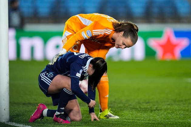 February 18, 2026, Valdebebas, Madrid, Spain: Maelle Garbino of Paris FC hurts during the UEFA Women s Champions League 2025 26 KO play-offs Second Leg match between Real Madrid C.F. and Paris FC at Alfredo Di Stefano on February 18, 2026 in Madrid, Spain. Real Madrid C.F. V Paris FC - UEFA Women s Champions League 2025 26 KO Play-Offs Second Leg  - ZUMAa181 20260218_zaa_a181_023 Copyright: xOscarxJ.xBarrosox