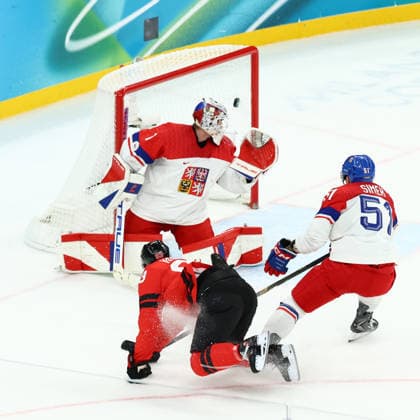 February 18, 2026, Milan, Lombardy, Italy: MITCH MARNER 93 of Canada scores the winning goal during the overtime of the Quarterfinal game between Team Canada (CAN) and Team Czechia (CZE) at the Milano Cortina 2026 Olympic Games, Olympische Spiele, Olympia, OS Canada won 4:3. Milan Italy - ZUMAc179 20260218_oly_c179_071 Copyright: xMickaelxChavetx