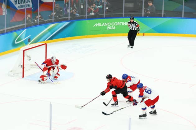 February 18, 2026, Milan, Lombardy, Italy: MITCH MARNER 93 of Canada scores the winning goal during the overtime of the Quarterfinal game between Team Canada (CAN) and Team Czechia (CZE) at the Milano Cortina 2026 Olympic Games, Olympische Spiele, Olympia, OS Canada won 4:3. Olympics 2026: Milano Cortina: Ice hockey, Eishockey Men: CAN:CZE  - ZUMAc179 20260218_oly_c179_070 Copyright: xMickaelxChavetx