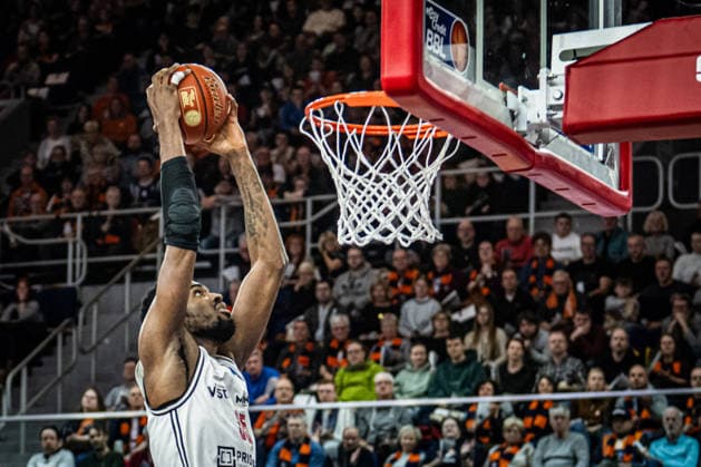 Rostock, Germany February 18, 2026 1 BBL 2025 2026 Rostock Seawolves vs Bamberg Baskets In the picture Ejiofor Onu Bamberg Baskets Copyright: xFotostandx xVoelkerx