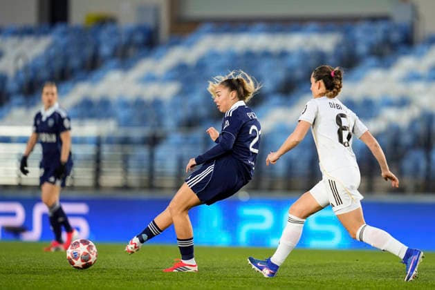 February 18, 2026, Valdebebas, Madrid, Spain: Oceane Picard of Paris FC plays the ball during the UEFA Women s Champions League 2025 26 KO play-offs Second Leg match between Real Madrid C.F. and Paris FC at Alfredo Di Stefano on February 18, 2026 in Madrid, Spain. Real Madrid C.F. V Paris FC - UEFA Women s Champions League 2025 26 KO Play-Offs Second Leg  - ZUMAa181 20260218_zaa_a181_034 Copyright: xDennisxAgyemanx