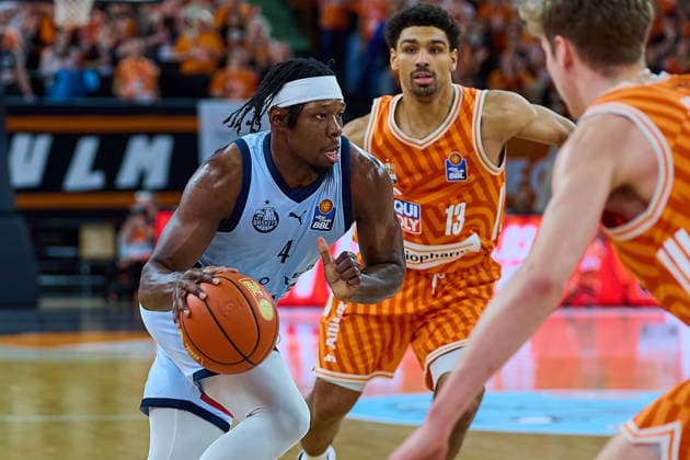 Brian Fobbs EWE Baskets Oldenburg, 04 , Mark Smith ratiopharm ulm, 13 , Tobias Jensen ratiopharm ulm, 07 GER, ratiopharm ulm vs EWE Baskets Oldenburg, Basketball, Matchday 19, EasyCredit BBL, Season 2025 2026, 18 02 2026 GER, ratiopharm ulm vs EWE Baskets Oldenburg, Basketball, Matchday 19, EasyCredit BBL, Season 2025 2026, 18 02 2026 Neu Ulm Copyright: xEibner-Pressefoto GeraldxOelze-dexStoppanyx EP_ODS