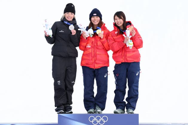 (L to R) SADOWSKI SYNNOTT Zoi (NZL), Mari Fukada (JPN), Kokomo Murase (JPN), FEBRUARY 18, 2026 - Snowboarding : Women s Slopestyle Medal ceremony during the Milano Cortina 2026 Olympic Winter games, Winterspiele,Spiele, Summer games at Livigno Snow Park in Livigno, Italy.  aflo_320381376