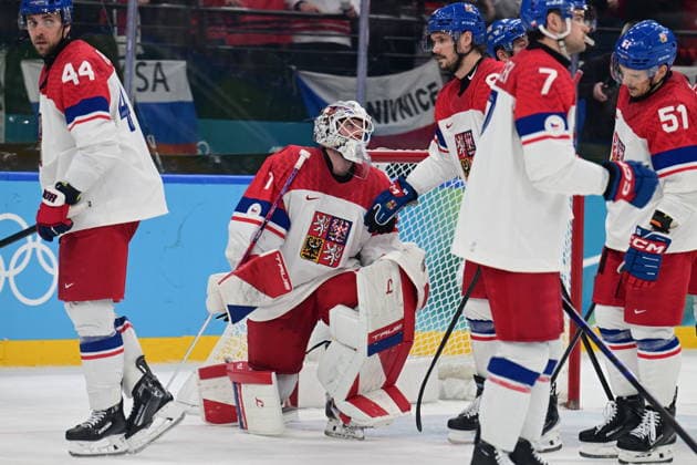 XXV Winter Olympic Games, Olympische Spiele, Olympia, OS in Milan, Italy, on February 18, 2026. Men s Ice hockey, Eishockey preliminary round playoffs, Czech Republic vs. Canada. Czech goalie Lukas Dostal (centre) after the match. (CTKxPhoto MichalxKamaryt) CTKPhotoP2026021809637  CTKPhotoP2026021809637