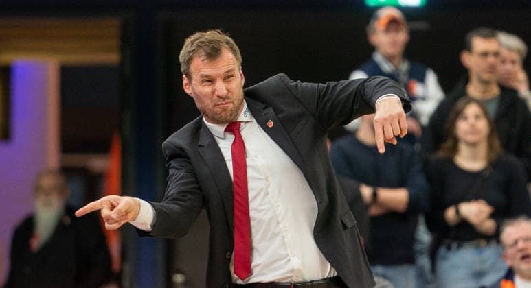 18 2 2026, Basketball, Men, easy credit BBL, easy credit Bundesliga, BBL, Bundesliga, 21 Matchday, Rostock Seawolves BMA365 Bamberg Baskets Coach Anton Gavel Bamberg Baskets Rostock Stadthalle Mecklenburg Vorpommern Germany