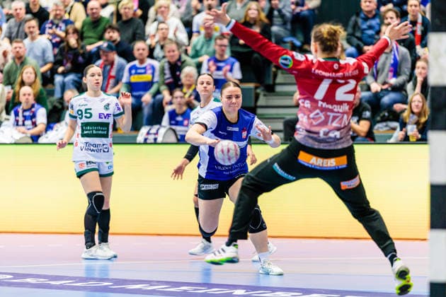 v l Lara Daeuble FRISCH AUF Goeppingen, 95 , Gianina Bianco FRISCH AUF Goeppingen, 09 , Elin Magnusdottir HSG Blomberg Lippe, 33 , Petra Hlogyik FRISCH AUF Goeppingen, 72 GER, HSG Blomberg Lippe vs FRISCH AUF Goeppingen, Handball, 1 Bundesliga Women, Matchday 18, 18 02 2026 GER, HSG Blomberg Lippe vs FRISCH AUF Goeppingen, Handball, 1 Bundesliga Women, Matchday 18, 18 02 2026 Blomberg Copyright: xEibner-Pressefoto JanxRollingerx EP_JSK