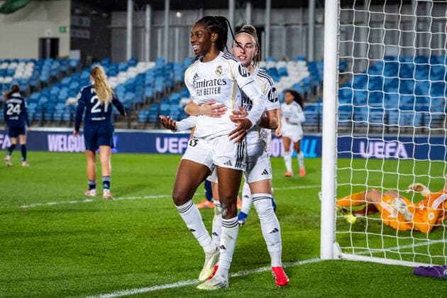 Real Madrid CF v Paris FC - UEFA Women s Champions League 2025 26 KO play-offs Second Leg Naomie Feller of Real Madrid CF (L) celebrates her goal with Athenea del Castillo of Real Madrid CF (R) during the UEFA Women s Champions League 2025 26 KO play-offs Second Leg match between Real Madrid C.F. and Paris FC at Estadio Alfredo Di Stefano on February 18, 2026 in Madrid, Spain. Valdebebas Estadio Alfredo Di Stefano Madrid Spain Copyright: xAlbertoxGardinx AGardin_20260218_Foot_WChamp_Real_Madrid_Paris_0061