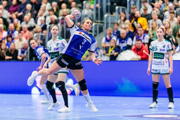 Laura Rueffieux HSG Blomberg Lippe, 03 in goal throw GER, HSG Blomberg Lippe vs FRISCH AUF Goeppingen, Handball, 1 Bundesliga Women, Matchday 18, 18 02 2026 GER, HSG Blomberg Lippe vs FRISCH AUF Goeppingen, Handball, 1 Bundesliga Women, Matchday 18, 18 02 2026 Blomberg Copyright: xEibner-Pressefoto JanxRollingerx EP_JSK