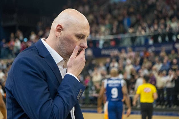Rostock, Germany February 18, 2026 1 BBL 2025 2026 Rostock Seawolves vs Bamberg Baskets In the picture Przemyslaw Frasunkiewicz Rostock Seawolves unhappy on the pitch Copyright: xFotostandx xVoelkerx