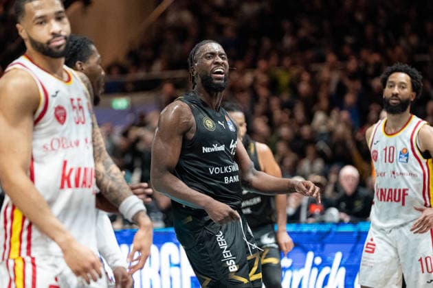 Oluwasimisola Shittu Nr 45 Basketball Loewen Braunschweig joyful GER, Basketball Loewen Braunschweig vs Wuerzburg Baskets, Basketball, easyCredit BBL, Matchday 21, Season 2025 26, 18 02 2026 GER, Basketball Loewen Braunschweig vs Wuerzburg Baskets, Basketball, easyCredit BBL, Matchday 21, Season 2025 26, 18 02 2026 Braunschweig Copyright: xEibner-Pressefoto DanielxREINELTx EP_DRT