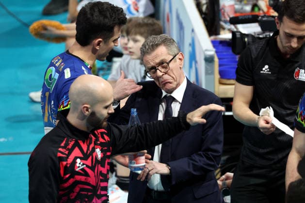 DEU, Champions League, BR Volleys vs Sicoma Monini Perugia, 18 02 2026, Max Schmeling Halle, Berlin, DEU, Champions League, BR Volleys vs Sicoma Monini Perugia, in the picture head coach Angelo Lorenzetti Perugia , Wassim Ben Tara Perugia 10 nordphotoxGmbHx xEngler nph00076